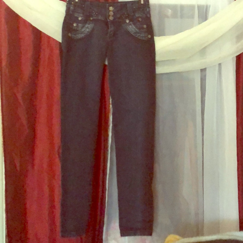 Skinny jeans by CHNT!!!!!!